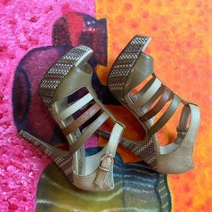 Diva DNA Heels
